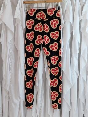 NWT No Boundaries Sueded Pizza Heart High Rise Leggings - Small